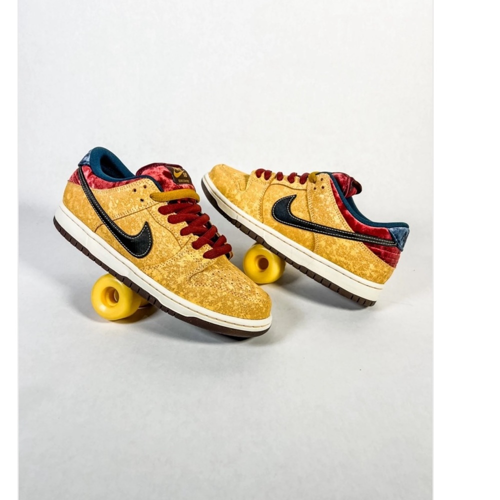 NWOT Nike SB Dunks